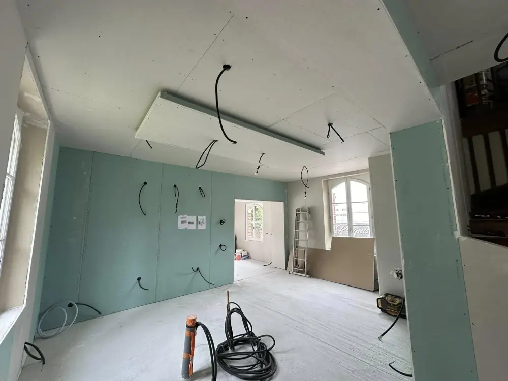 plafond-platre-suspendu.jpg